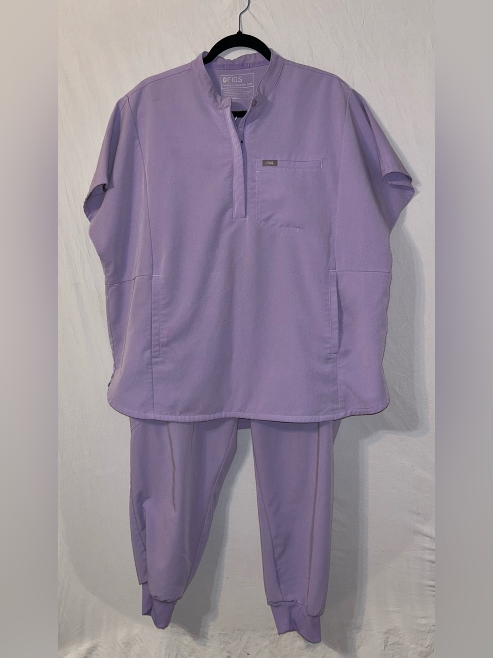 Figs Scrub Set Lavender 2 XL top 3 XL Petite Pants